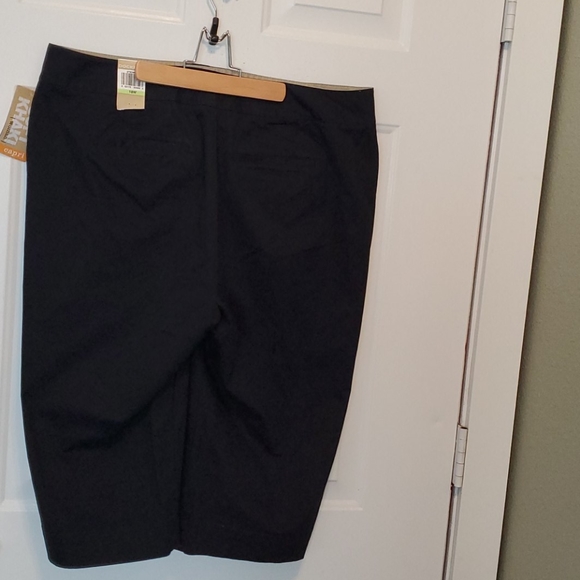 NWT Women's Dockers Khaki Capri - Picture 5 of 9